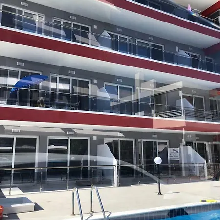 Red Luxury Aqua Lejlighedshotel